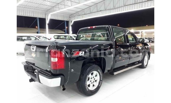 Nunua Imported Chevrolet Silverado Nyeusi Gari ndani ya Import - Dubai nchini Arusha Nunua Imported Chevrolet Silverado Nyeusi Gari ndani ya Import - Dubai nchini Arusha