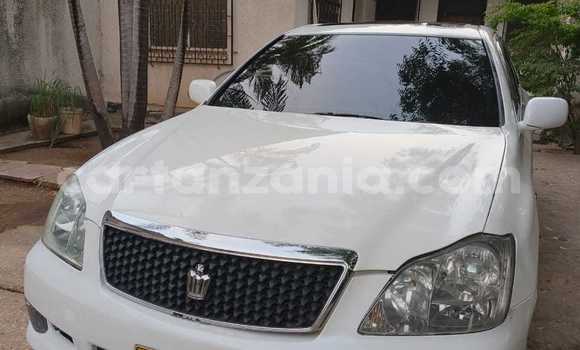 Buy Used Toyota Crown White Car in Dar es Salaam in Dar es Salaam