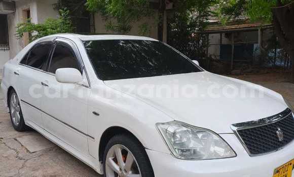 Buy Used Toyota Crown White Car in Dar es Salaam in Dar es Salaam Buy Used Toyota Crown White Car in Dar es Salaam in Dar es Salaam