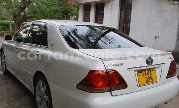 Buy Used Toyota Crown White Car in Dar es Salaam in Dar es Salaam Buy Used Toyota Crown White Car in Dar es Salaam in Dar es Salaam