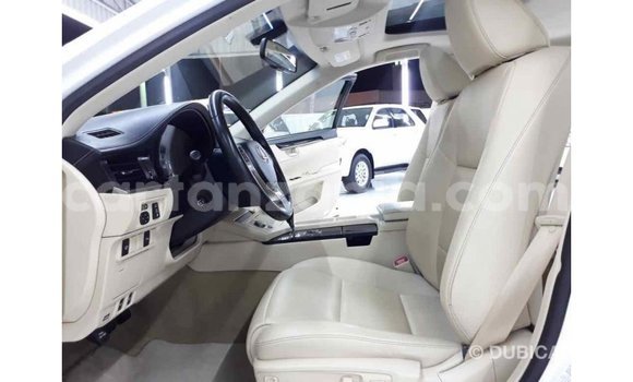 Nunua Imported Lexus ES Nyeupe Gari ndani ya Import - Dubai nchini Arusha Nunua Imported Lexus ES Nyeupe Gari ndani ya Import - Dubai nchini Arusha