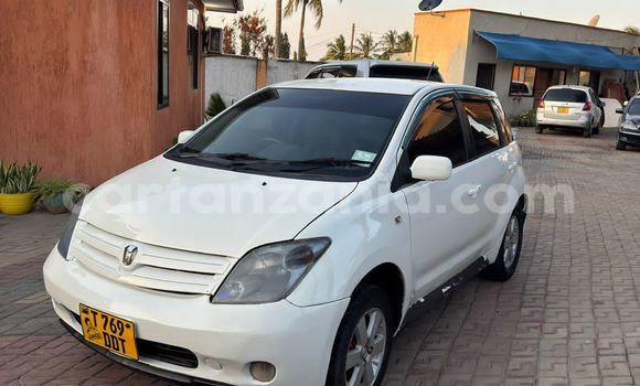 Buy Used Toyota IST White Car in Dar es Salaam in Dar es Salaam Buy Used Toyota IST White Car in Dar es Salaam in Dar es Salaam