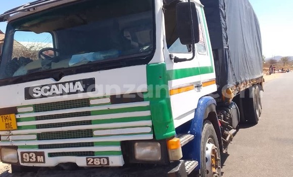 Buy Used Scania 113β320 White Truck in Dar es Salaam in Dar es Salaam Buy Used Scania 113β320 White Truck in Dar es Salaam in Dar es Salaam