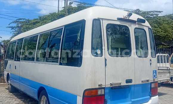 Nunua Mpya Toyota Coaster Nyeupe Gari ndani ya Dar es Salaam nchini Dar es Salaam Nunua Mpya Toyota Coaster Nyeupe Gari ndani ya Dar es Salaam nchini Dar es Salaam