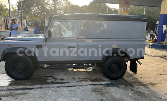 Buy Used Land Rover Defender Silver Car in Dar es Salaam in Dar es Salaam Buy Used Land Rover Defender Silver Car in Dar es Salaam in Dar es Salaam