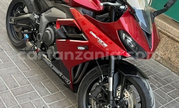 Nunua Ilio tumika Triumph Daytona Nyekundu Bike ndani ya Arusha nchini Arusha