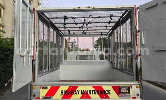 Nunua Mpya Mitsubishi Fuso Fighter Nyeupe Lori ndani ya Dar es Salaam nchini Dar es Salaam Nunua Mpya Mitsubishi Fuso Fighter Nyeupe Lori ndani ya Dar es Salaam nchini Dar es Salaam