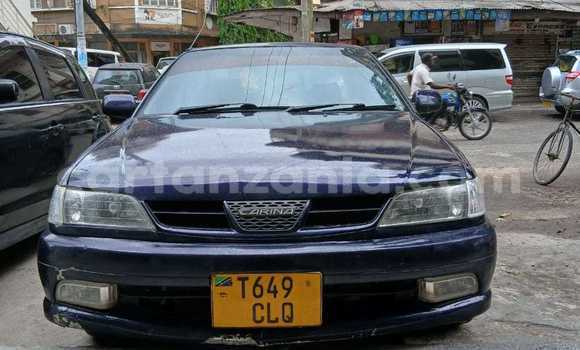 Nunua Ilio tumika Toyota Carina Bluu Gari ndani ya Dar es Salaam nchini Dar es Salaam