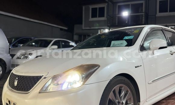 Buy New Toyota Crown White Car in Dar es Salaam in Dar es Salaam