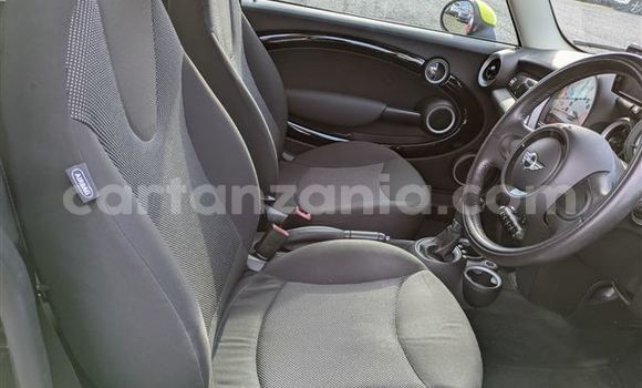 Nunua Imported Mini Cooper Nyeusi Gari ndani ya Dar es Salaam nchini Dar es Salaam Nunua Imported Mini Cooper Nyeusi Gari ndani ya Dar es Salaam nchini Dar es Salaam