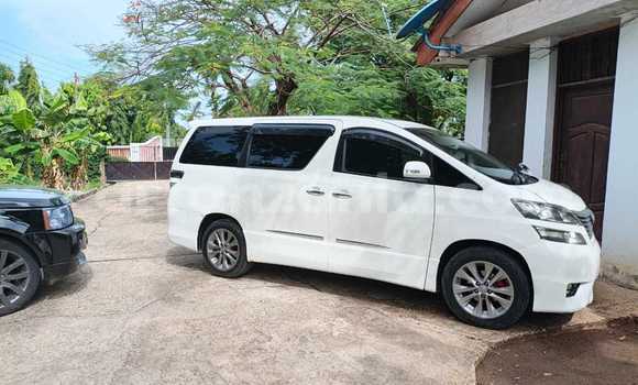 Buy Used Toyota Vellfire White Car in Dar es Salaam in Dar es Salaam Buy Used Toyota Vellfire White Car in Dar es Salaam in Dar es Salaam