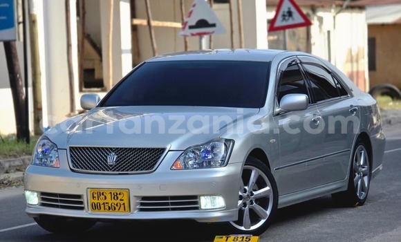 Buy Import Toyota Crown Silver Car in Dar es Salaam in Dar es Salaam Buy Import Toyota Crown Silver Car in Dar es Salaam in Dar es Salaam