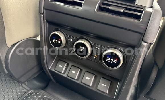 Buy Used Land Rover Defender Silver Car in Dodoma in Dodoma Buy Used Land Rover Defender Silver Car in Dodoma in Dodoma