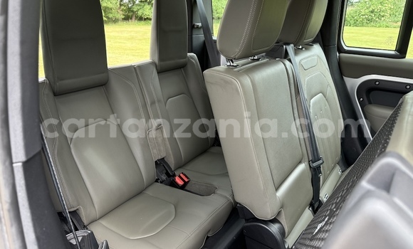 Buy Used Land Rover Defender Silver Car in Dodoma in Dodoma Buy Used Land Rover Defender Silver Car in Dodoma in Dodoma