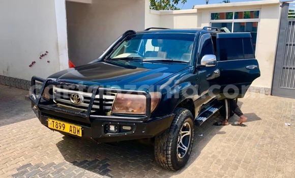 Buy Used Toyota Land Cruiser Green Car in Dar es Salaam in Dar es Salaam Buy Used Toyota Land Cruiser Green Car in Dar es Salaam in Dar es Salaam