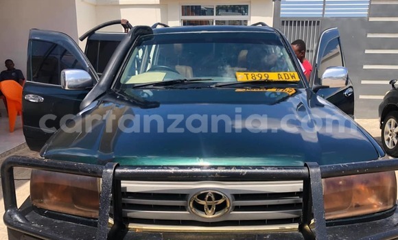 Buy Used Toyota Land Cruiser Green Car in Dar es Salaam in Dar es Salaam Buy Used Toyota Land Cruiser Green Car in Dar es Salaam in Dar es Salaam