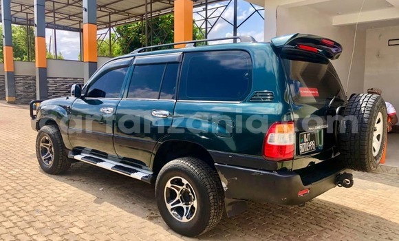 Buy Used Toyota Land Cruiser Green Car in Dar es Salaam in Dar es Salaam Buy Used Toyota Land Cruiser Green Car in Dar es Salaam in Dar es Salaam