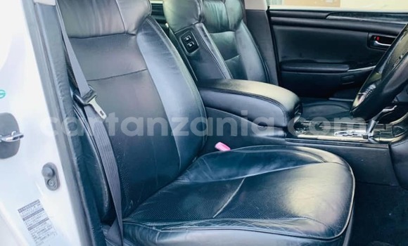 Buy Used Toyota Crown White Car in Dar es Salaam in Dar es Salaam Buy Used Toyota Crown White Car in Dar es Salaam in Dar es Salaam