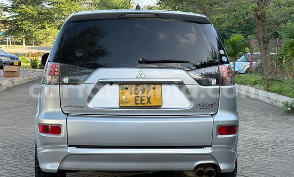 Buy New Mitsubishi Outlander White Car in Dar es Salaam in Dar es Salaam Buy New Mitsubishi Outlander White Car in Dar es Salaam in Dar es Salaam
