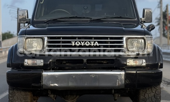 Nunua Ilio tumika Toyota Prado Nyeusi Gari ndani ya Dar es Salaam nchini Dar es Salaam