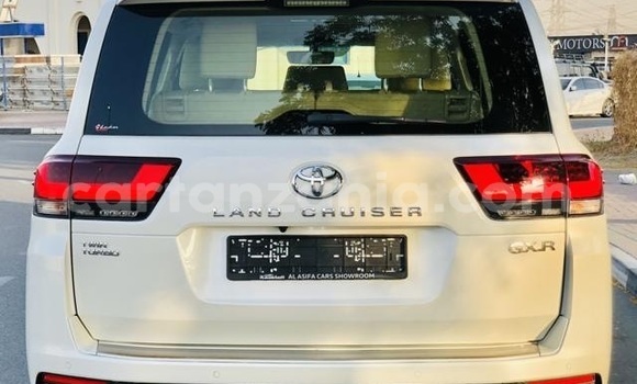 Buy Used Toyota Land Cruiser White Car in Dar es Salaam in Dar es Salaam Buy Used Toyota Land Cruiser White Car in Dar es Salaam in Dar es Salaam