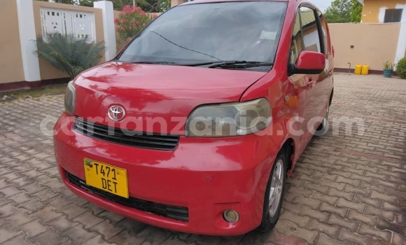 Nunua Ilio tumika Toyota Porte Nyekundu Gari ndani ya Dar es Salaam nchini Dar es Salaam