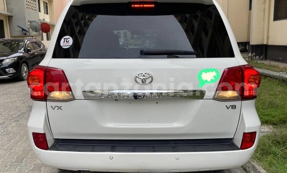 Buy Used Toyota Land Cruiser White Car in Dar es Salaam in Dar es Salaam Buy Used Toyota Land Cruiser White Car in Dar es Salaam in Dar es Salaam