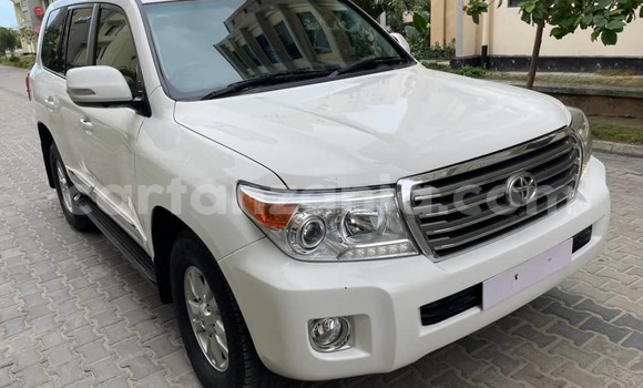Buy Used Toyota Land Cruiser White Car in Dar es Salaam in Dar es Salaam Buy Used Toyota Land Cruiser White Car in Dar es Salaam in Dar es Salaam