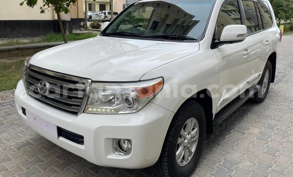 Buy Used Toyota Land Cruiser White Car in Dar es Salaam in Dar es Salaam Buy Used Toyota Land Cruiser White Car in Dar es Salaam in Dar es Salaam