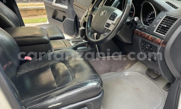 Buy Used Toyota Land Cruiser White Car in Dar es Salaam in Dar es Salaam Buy Used Toyota Land Cruiser White Car in Dar es Salaam in Dar es Salaam