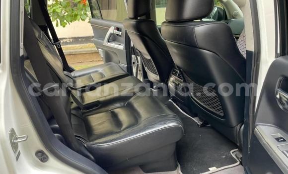 Buy Used Toyota Land Cruiser White Car in Dar es Salaam in Dar es Salaam Buy Used Toyota Land Cruiser White Car in Dar es Salaam in Dar es Salaam