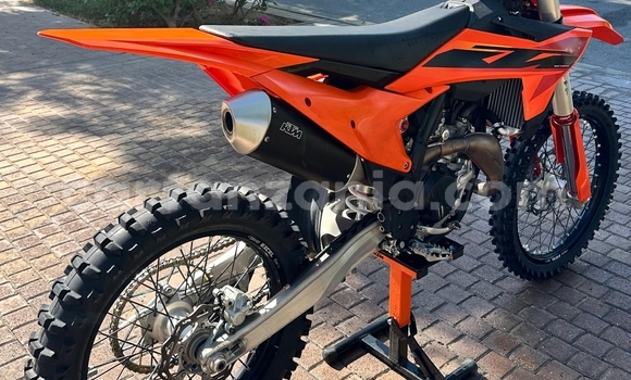 Nunua Ilio tumika KTM 450 Beige Bike ndani ya Arusha nchini Arusha Nunua Ilio tumika KTM 450 Beige Bike ndani ya Arusha nchini Arusha