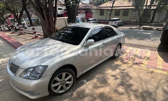 Buy Used Toyota Crown Silver Car in Mbeya in Mbeya Buy Used Toyota Crown Silver Car in Mbeya in Mbeya