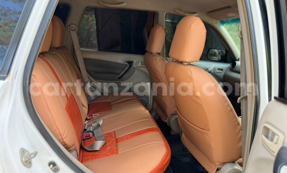 Buy Used Toyota RAV4 White Car in Dar es Salaam in Dar es Salaam Buy Used Toyota RAV4 White Car in Dar es Salaam in Dar es Salaam
