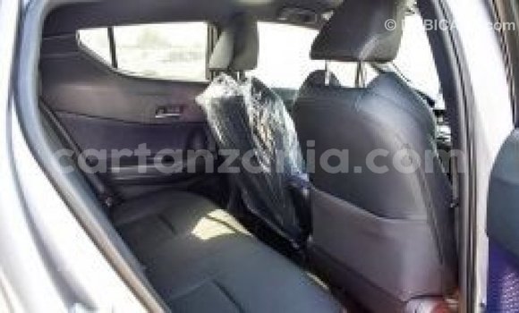 Nunua Imported Toyota C-HR Nyingine Gari ndani ya Import - Dubai nchini Arusha Nunua Imported Toyota C-HR Nyingine Gari ndani ya Import - Dubai nchini Arusha