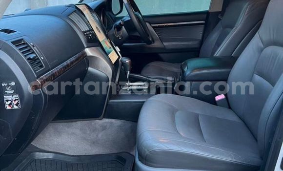 Buy Import Toyota Land Cruiser White Car in Dar es Salaam in Dar es Salaam Buy Import Toyota Land Cruiser White Car in Dar es Salaam in Dar es Salaam