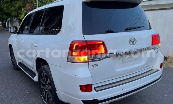 Buy Import Toyota Land Cruiser White Car in Dar es Salaam in Dar es Salaam Buy Import Toyota Land Cruiser White Car in Dar es Salaam in Dar es Salaam