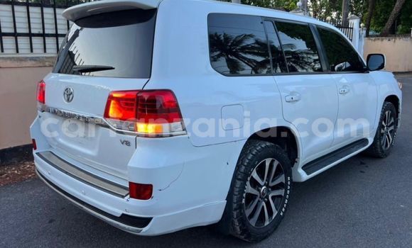 Buy Import Toyota Land Cruiser White Car in Dar es Salaam in Dar es Salaam Buy Import Toyota Land Cruiser White Car in Dar es Salaam in Dar es Salaam