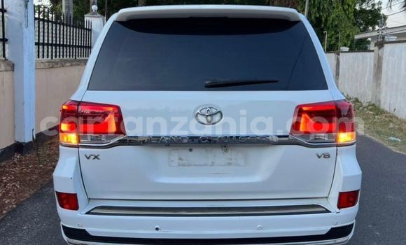 Buy Import Toyota Land Cruiser White Car in Dar es Salaam in Dar es Salaam Buy Import Toyota Land Cruiser White Car in Dar es Salaam in Dar es Salaam
