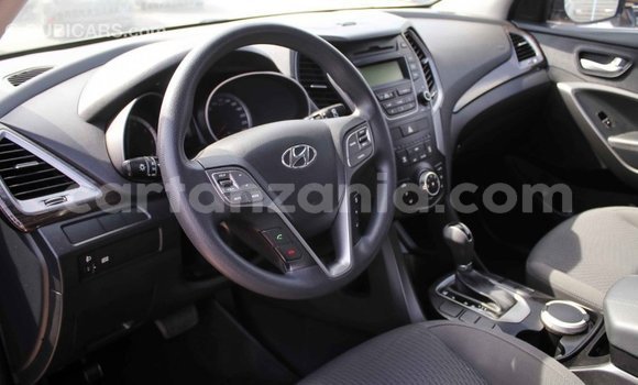 Nunua Imported Hyundai Santa Fe Nyeusi Gari ndani ya Import - Dubai nchini Arusha Nunua Imported Hyundai Santa Fe Nyeusi Gari ndani ya Import - Dubai nchini Arusha
