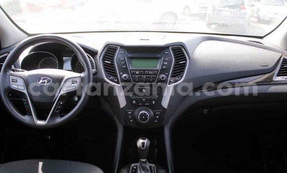 Nunua Imported Hyundai Santa Fe Nyeusi Gari ndani ya Import - Dubai nchini Arusha Nunua Imported Hyundai Santa Fe Nyeusi Gari ndani ya Import - Dubai nchini Arusha