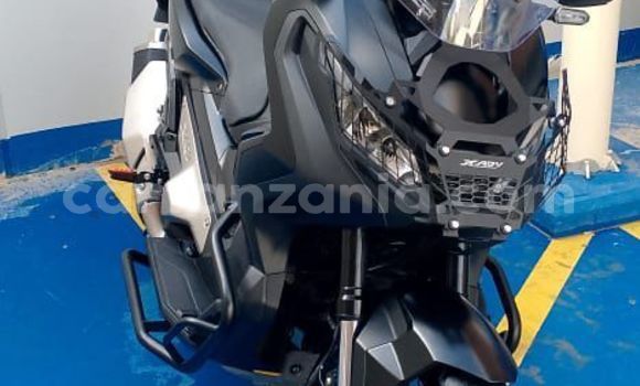 Buy Used Honda X-ADV Beige Bike in Arusha in Arusha