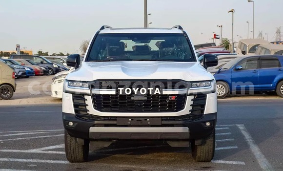 Buy Import Toyota Land Cruiser White Car in Dar es Salaam in Dar es Salaam