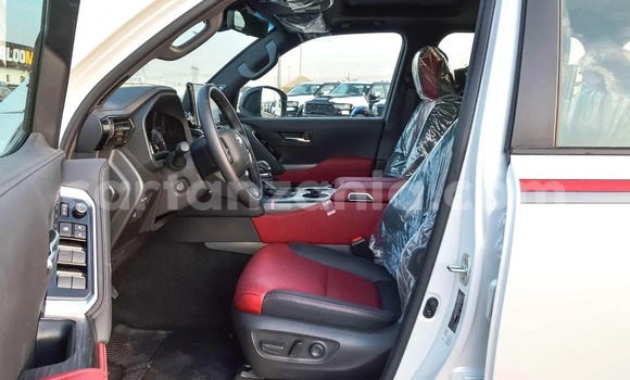 Buy Import Toyota Land Cruiser White Car in Dar es Salaam in Dar es Salaam Buy Import Toyota Land Cruiser White Car in Dar es Salaam in Dar es Salaam