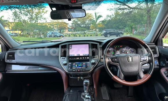 Buy Used Toyota Crown White Car in Dar es Salaam in Dar es Salaam Buy Used Toyota Crown White Car in Dar es Salaam in Dar es Salaam