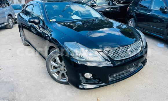 Nunua Imported Toyota Crown Nyeusi Gari ndani ya Dar es Salaam nchini Dar es Salaam