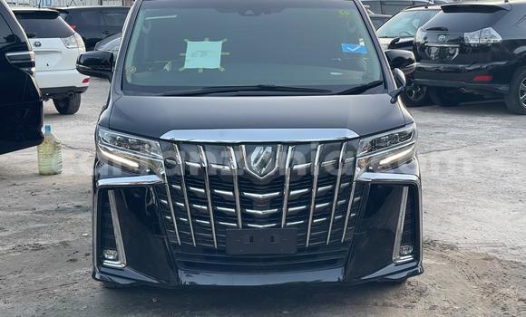 Nunua Imported Toyota Alphard Nyeusi Gari ndani ya Dar es Salaam nchini Dar es Salaam