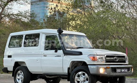 Nunua Ilio tumika Toyota Land Cruiser Nyeupe Gari ndani ya Dar es Salaam nchini Dar es Salaam Nunua Ilio tumika Toyota Land Cruiser Nyeupe Gari ndani ya Dar es Salaam nchini Dar es Salaam