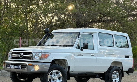 Nunua Ilio tumika Toyota Land Cruiser Nyeupe Gari ndani ya Dar es Salaam nchini Dar es Salaam Nunua Ilio tumika Toyota Land Cruiser Nyeupe Gari ndani ya Dar es Salaam nchini Dar es Salaam