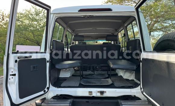Nunua Ilio tumika Toyota Land Cruiser Nyeupe Gari ndani ya Dar es Salaam nchini Dar es Salaam Nunua Ilio tumika Toyota Land Cruiser Nyeupe Gari ndani ya Dar es Salaam nchini Dar es Salaam